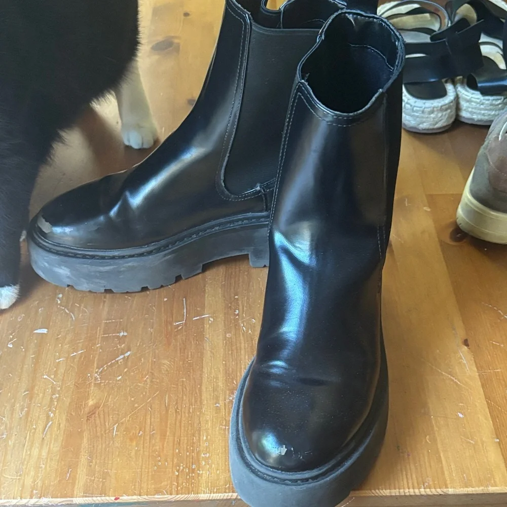 H&M Black Chunky Chelsea Platform Boots